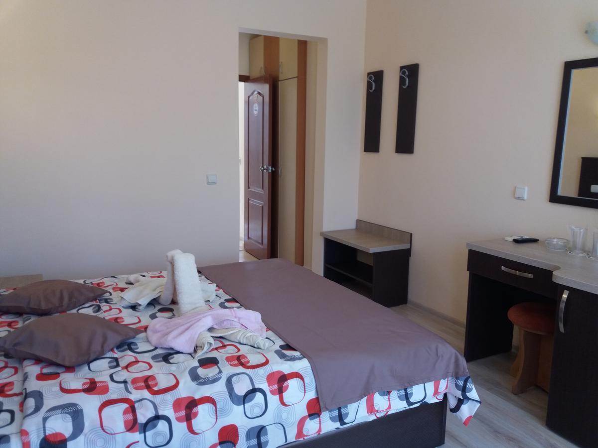 Hotel Sirena Primorsko Bagian luar foto