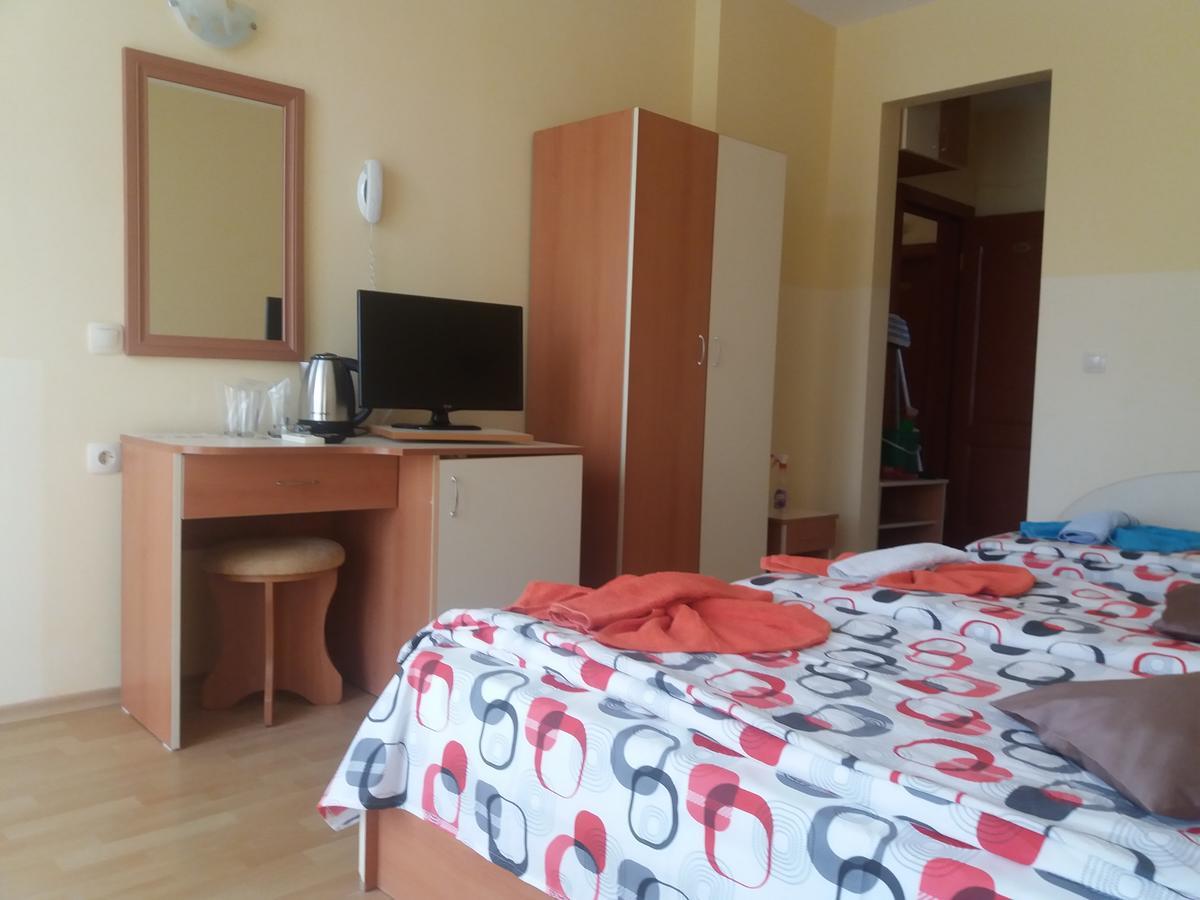 Hotel Sirena Primorsko Bagian luar foto